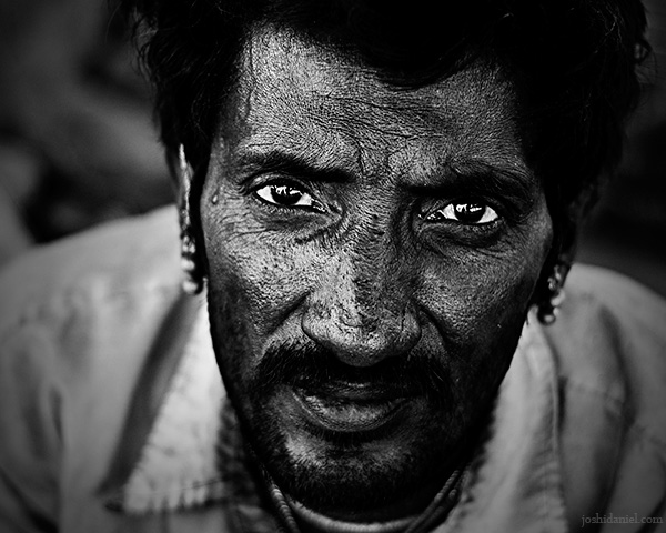 Black and white portrait of a blacksmith from Jaisalmer in Rajasthan